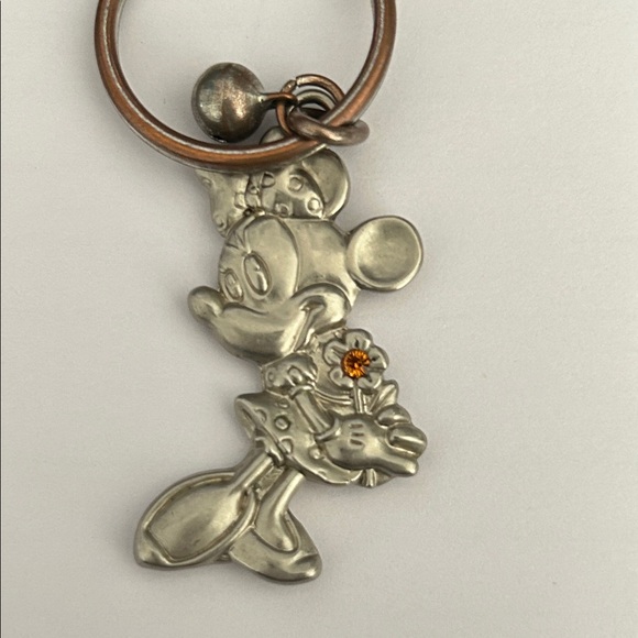 2000’s Silver Minnie Mouse Keychain - Picture 4 of 4